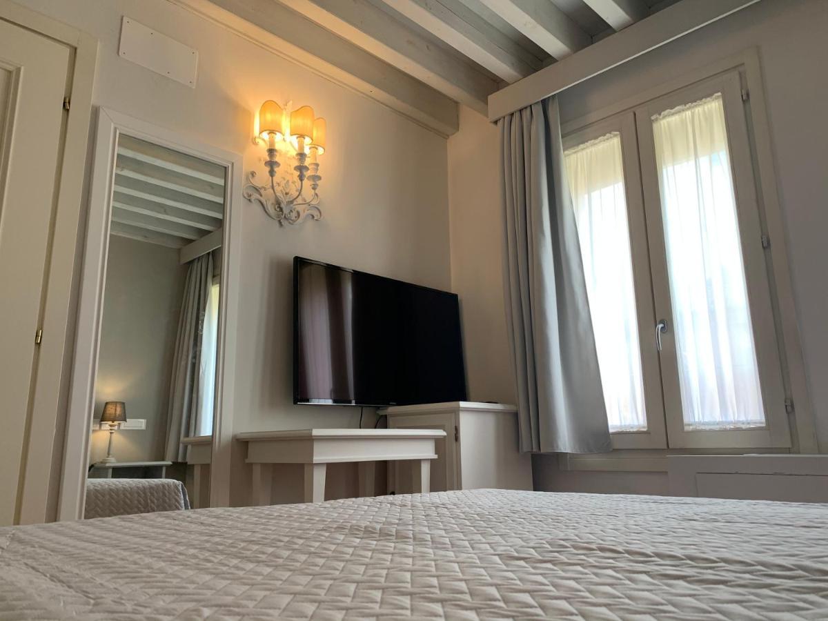 Princess Art Hotel Ferrara Buitenkant foto