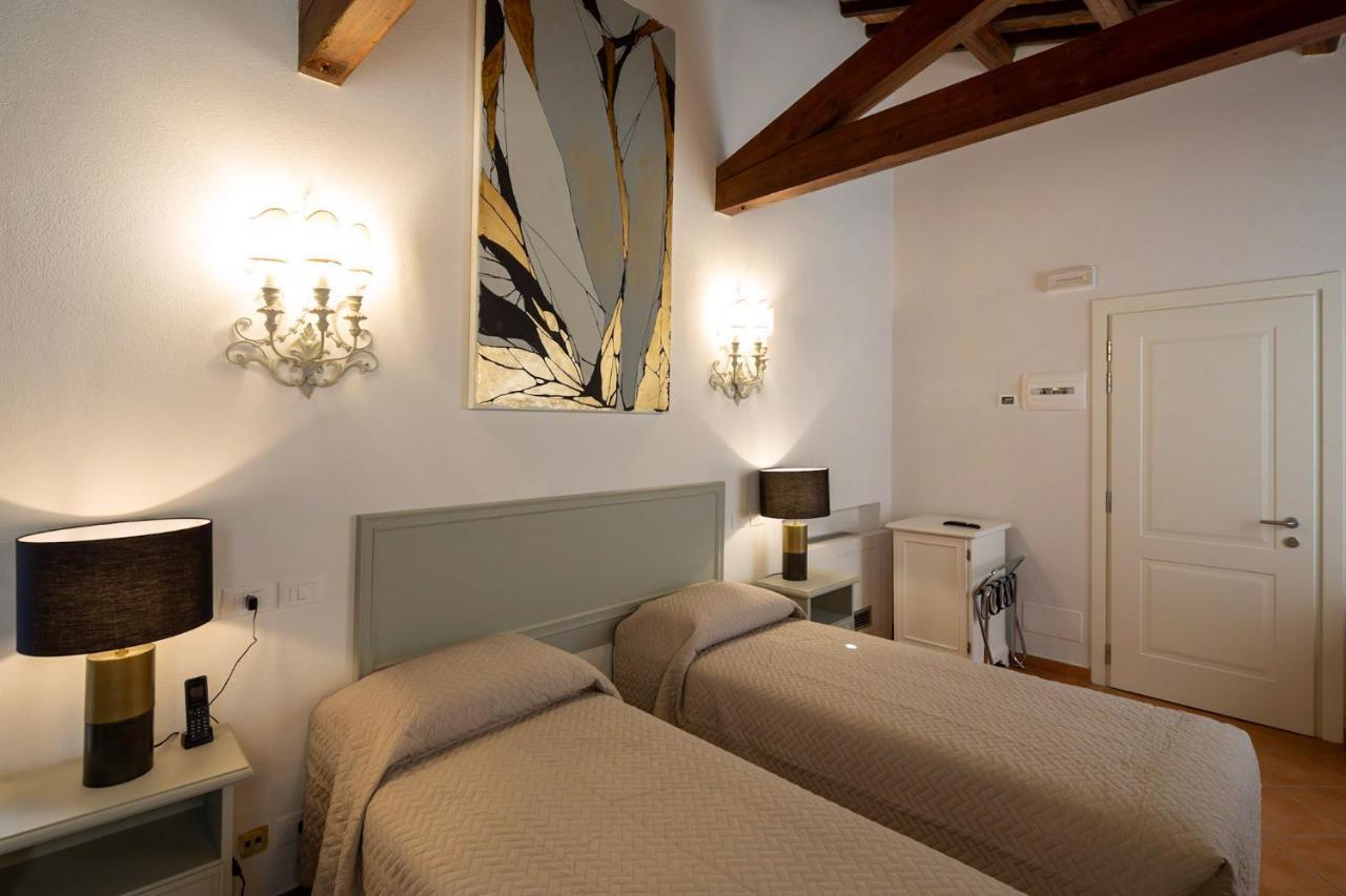 Princess Art Hotel Ferrara Buitenkant foto